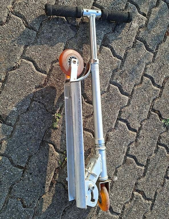Kickboard: Scooter, Trotti - faltbar – Gebraucht aus Bäriswil BE von Eddy77 2