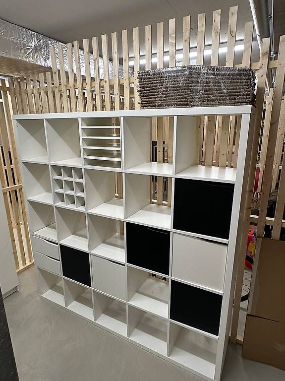 Ikea Regale: Ikea Kallax 182x182, inkl. diverse Einsätze – Gebraucht aus Kriens von albxn