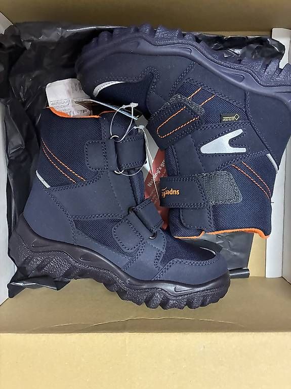 Schuhe für Jungen: Winterstiefel  – Neu und originalverpackt aus Bern von Aniba23 1