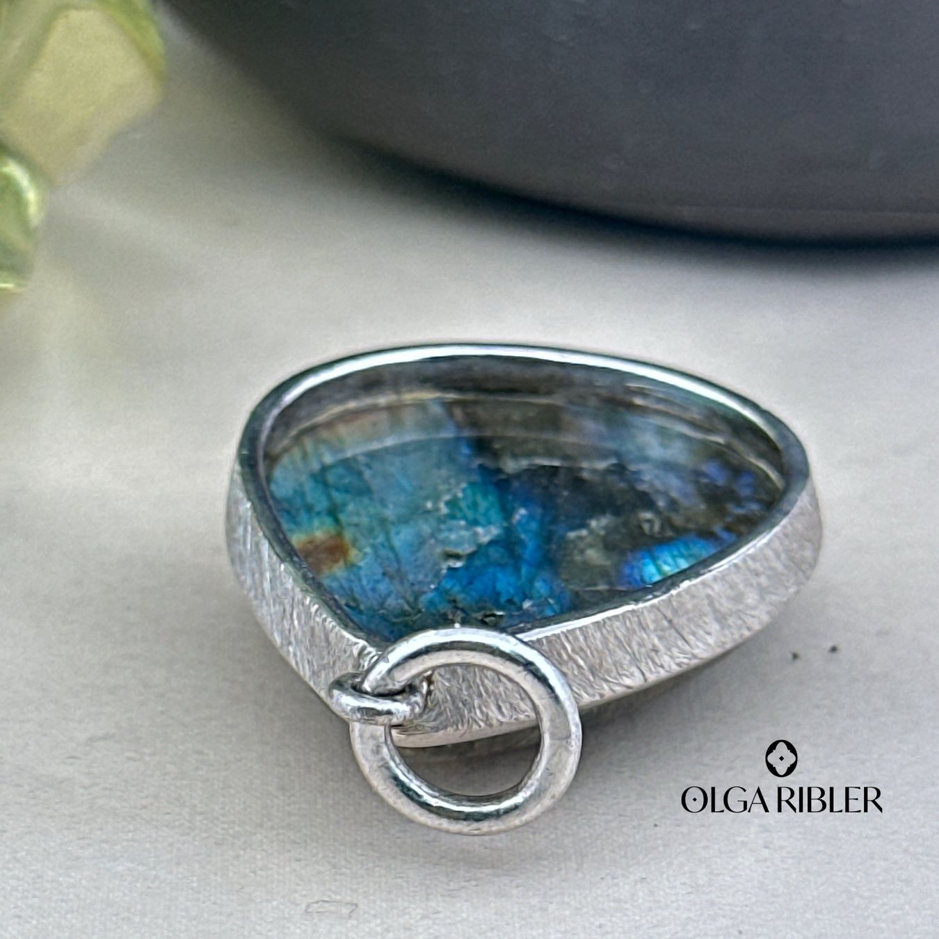 Olga Ribler Ciondoli: Sterling Silber Anhänger mit Labradorite – Nuovo (secondo la descrizione) da Luzern venduto da byolgaribleroutlet 4