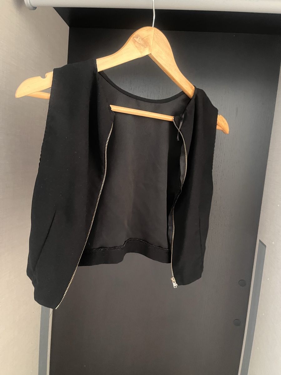 Zara Top: Zara Basic top nero con zip laterali – XS – Nuovo (secondo la descrizione) da Lugano venduto da gil_2xvg 1