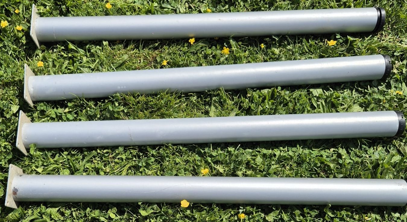 Supporti a parete: Quatre pieds de table métalliques robustes - – Usato da Delémont venduto da isa_z6dl