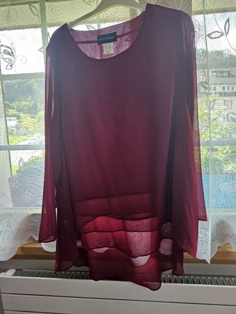 Neue Bluse in Dunkelrot Gr 48
