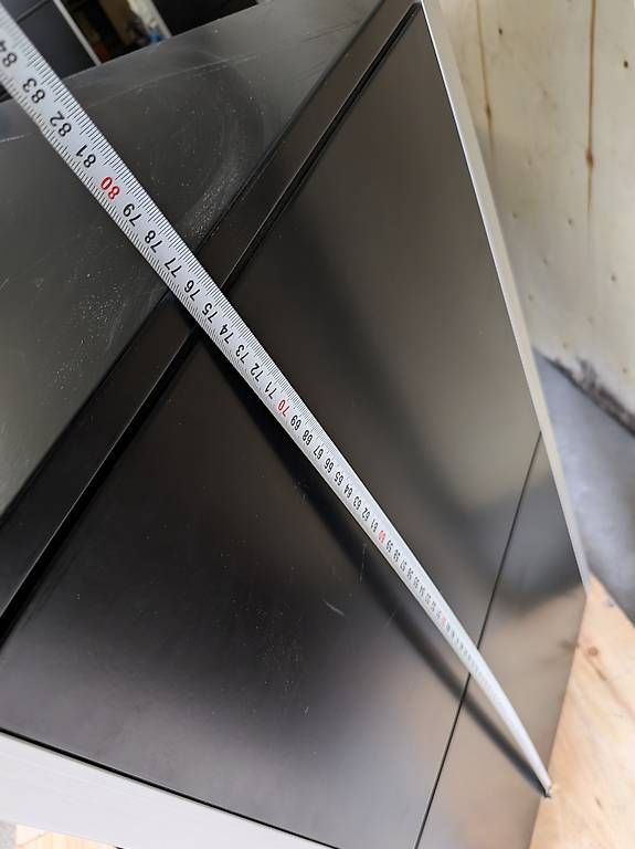 Armadi: Schwarz Metall Schrank – Usato da Bern venduto da BeteranoMarket 2