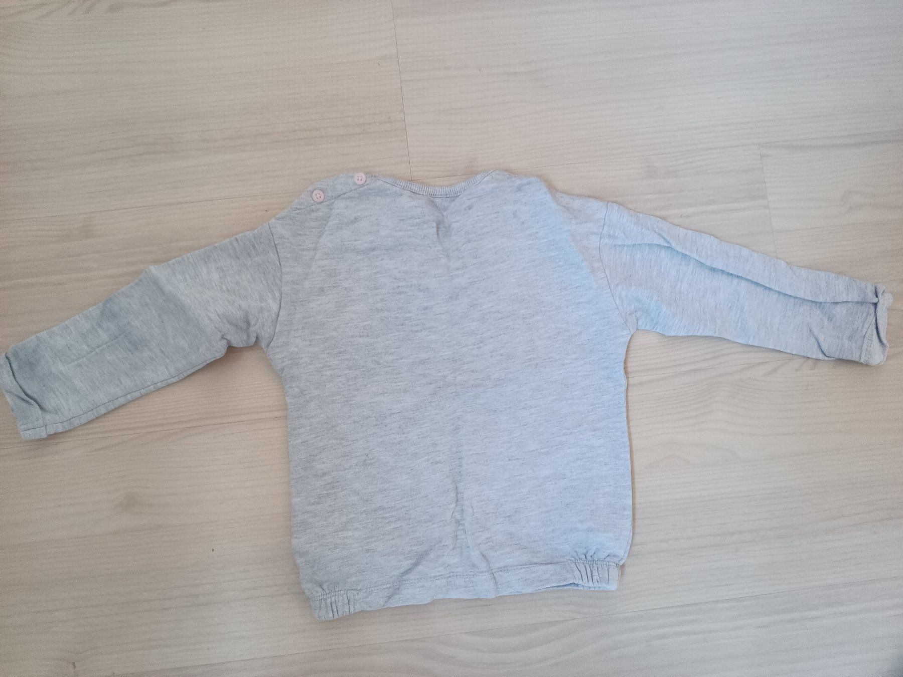 Maglioni & Felpe: 2 süsse Wintershirts/Pullover Gr. 80+92 – Usato da Horn venduto da Corazon15 6