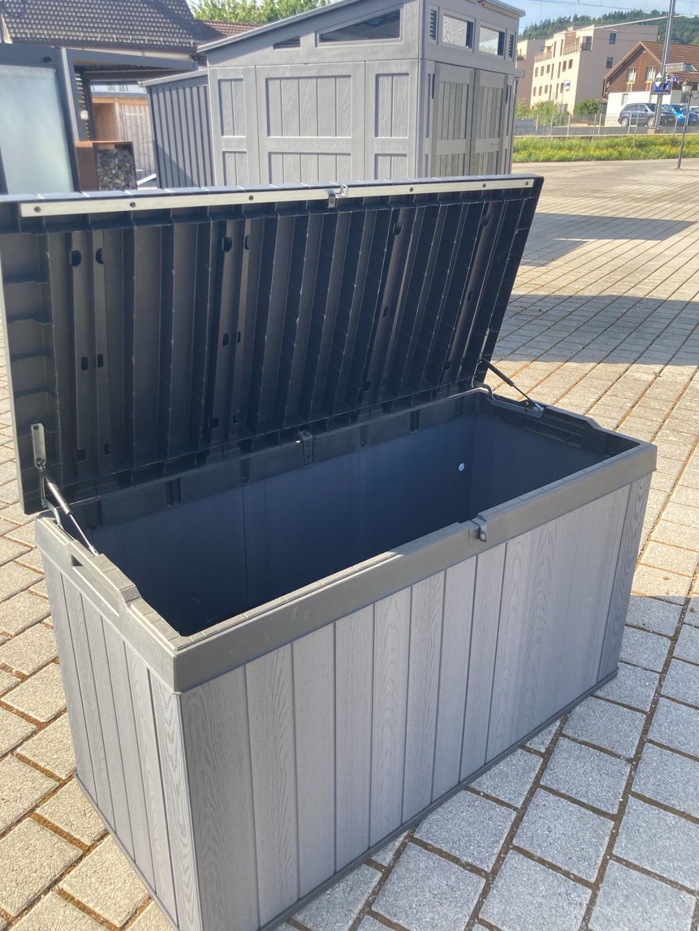Box contenitori: Keter Marvel Plus Box 270L Aufbewahrungsbox Outdoor – Usato da Gontenschwil venduto da colibri24. 1
