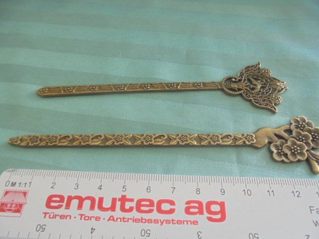 Accessori per capelli: 2 Haarnadeln Bronze mit Blumen – Usato da Hinwil venduto da Glasperlen