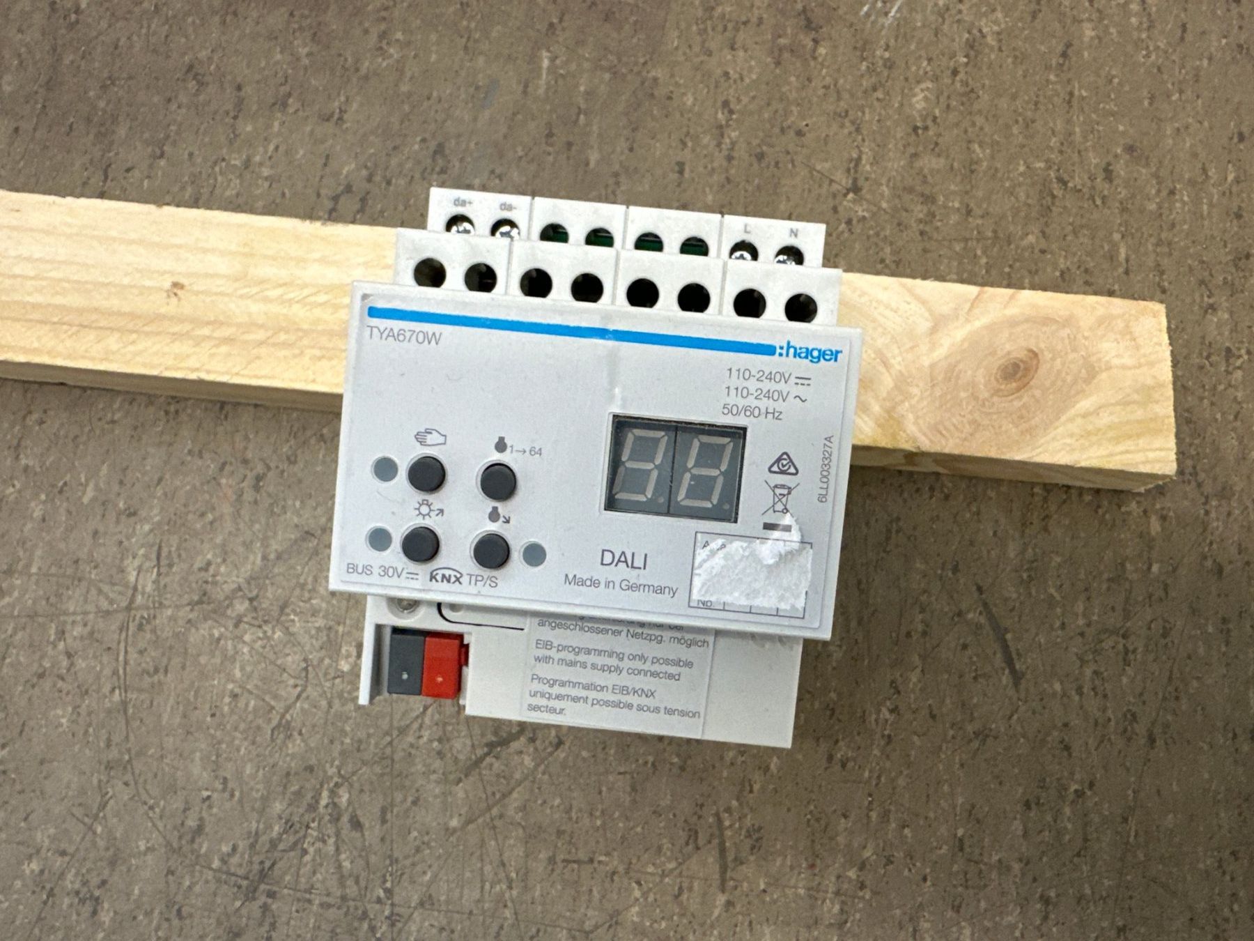 Hager Componenti elettronici: Hager TYA670W KNX DALI Controller - Top Zustand! – Usato da Quarten venduto da Wolfs