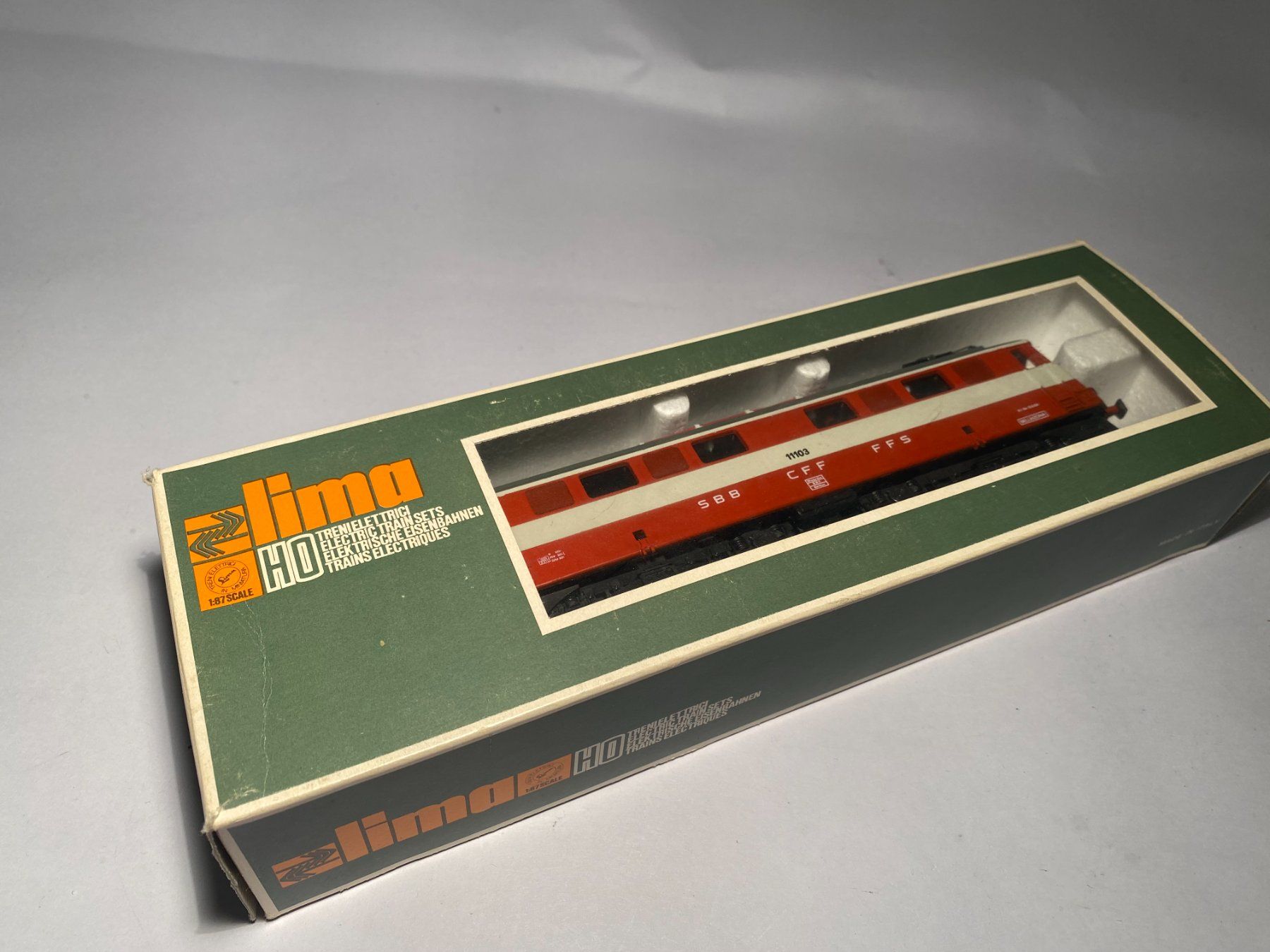 Lima Modellini di ferrovie: LIMA E-Lok Ae 6/6 SBB "Swiss Express", DC Analog – Usato da Buchrain venduto da Modellbahn11 8