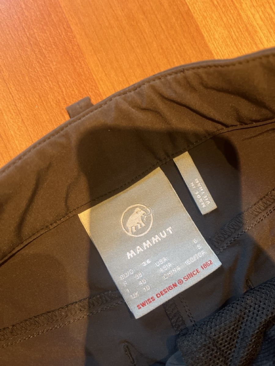 Mammut Pantaloni: MAMMUT Wandershorts schwarz Gr. 36 – Nuovo (secondo la descrizione) da Breil/Brigels venduto da die_86bb 2