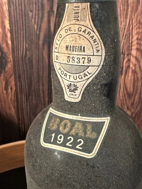 Vino: +  RaRiTäT  + – Usato da Winkel venduto da zeho 3
