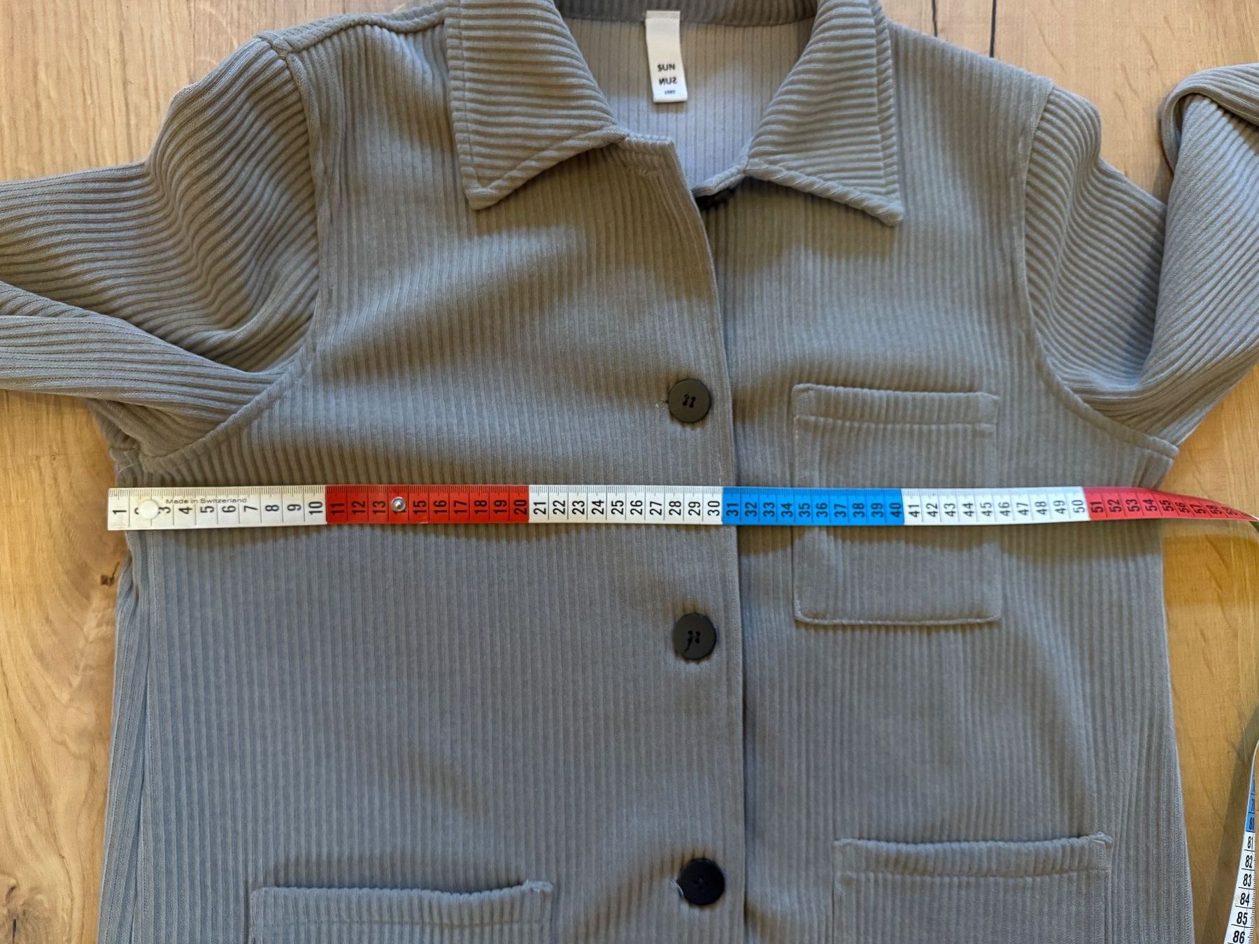 Lotti di vestiti: Cord-Set Jacke und Hose – Usato da Frutigen venduto da sibe56 4