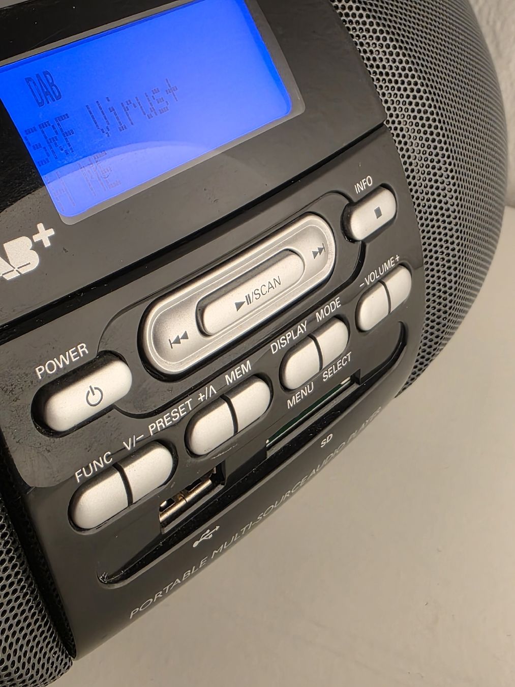 Sistemi audio & multimediali: DB CD-Player DAB+ Radio – Usato da Bern venduto da Enya1 6