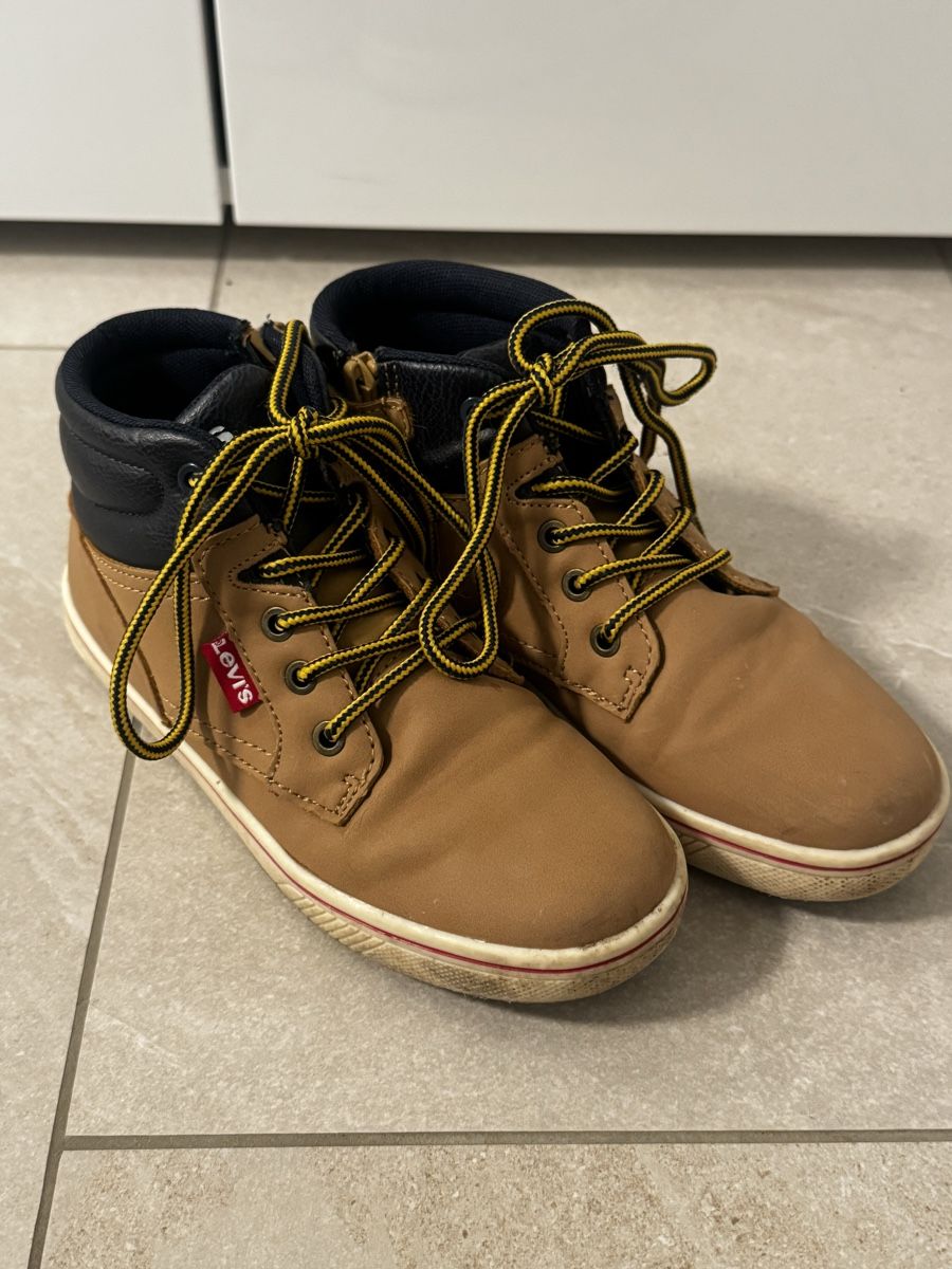Levi's Chaussures garçon: Levis Boots, Junge, 31, braun – D'occasion à Wilen b. Wil par carpediem25