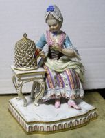galante Dame mit Papagei, PorzellanFigur von MEISSEN
