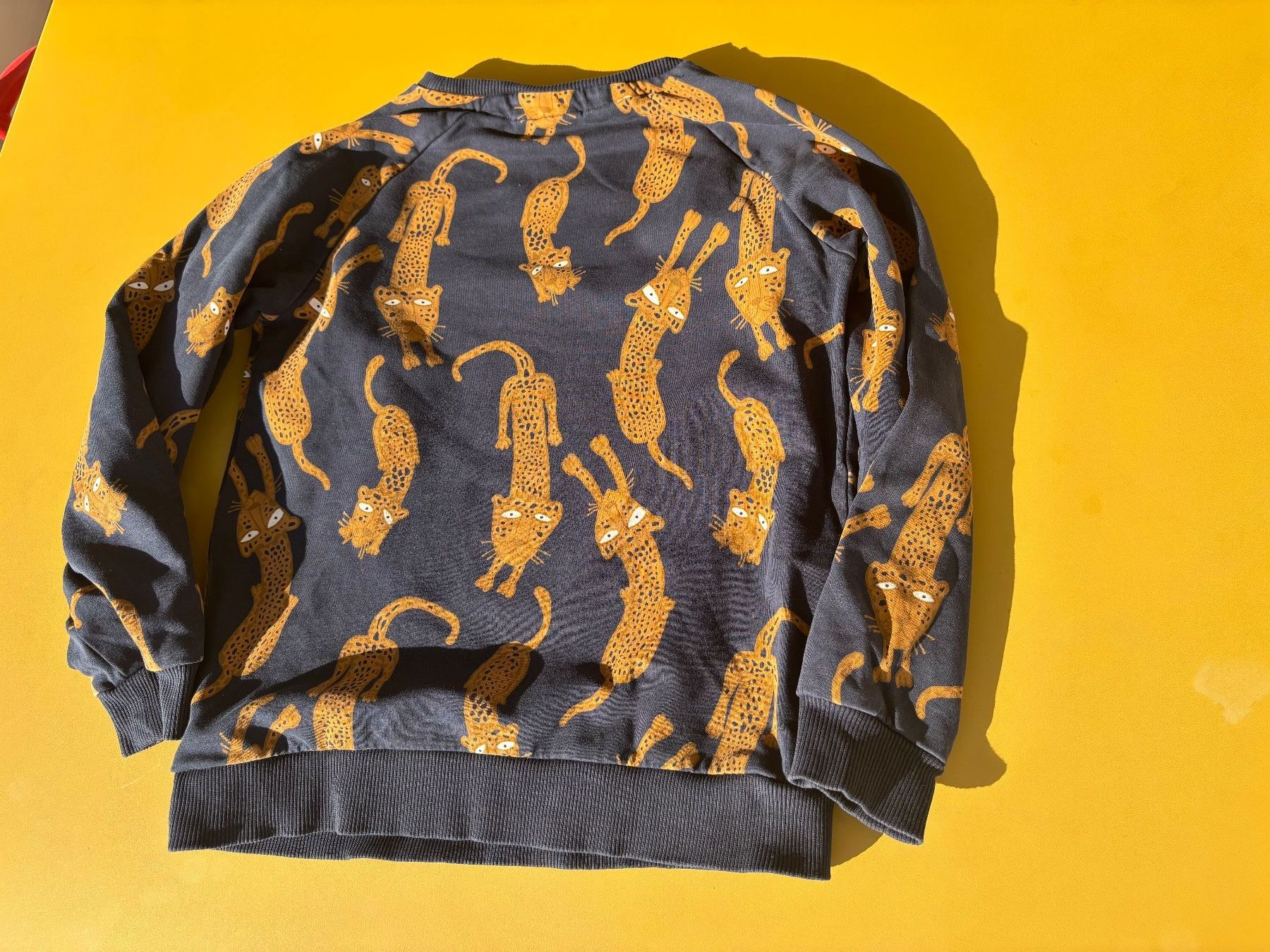 Next Maglioni & Felpe: NEXT Pullover mit Wildkatzen Print Gr. 116 – Usato da Zürich venduto da missmodernage 2