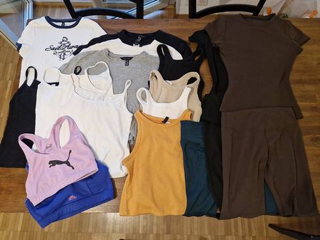 Kleider Päckli Grösse S (Basics)