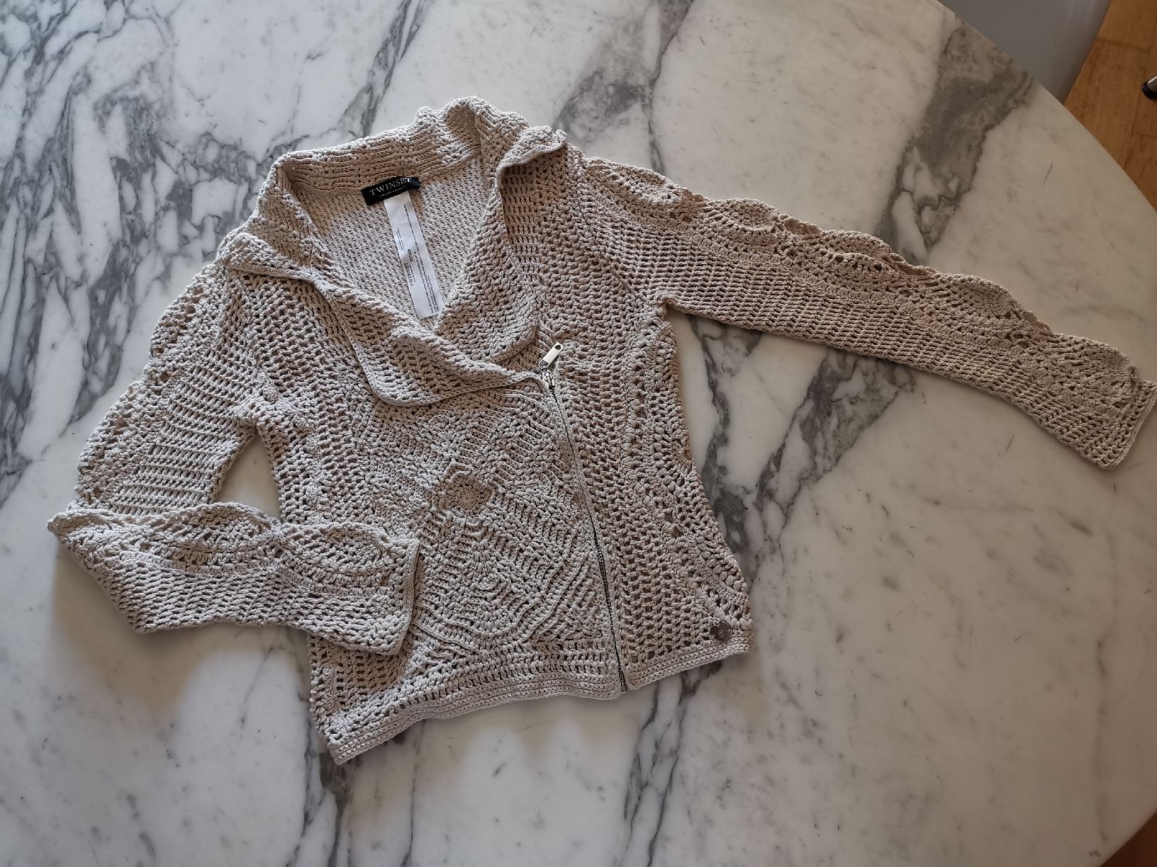 Twinset Giacche: Twin Set Häkel Jäckli Bikerstil – Usato da Uerikon venduto da pink_flamingo