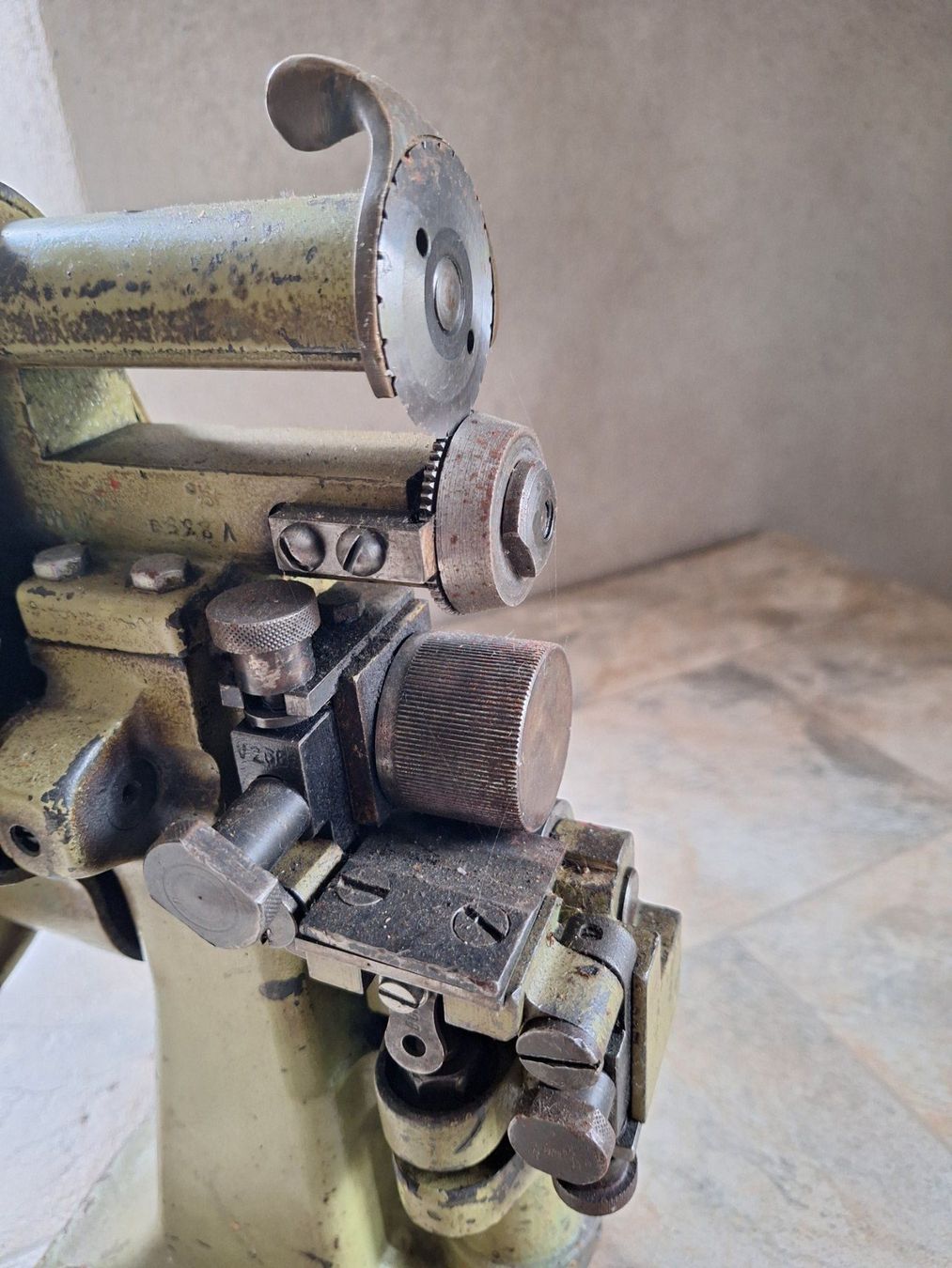 Toutes les machines: Alter Lederspalter – D'occasion à Peiden par patgifics 2