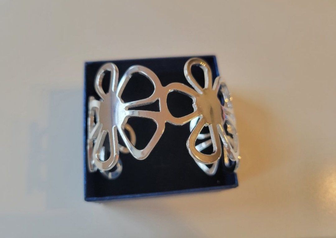 Armbänder & -reifen: Bracelet Manchette Argent – Gebraucht aus Bernex von Dariafr 1