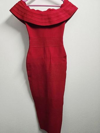 Elegantes rotes Kleid