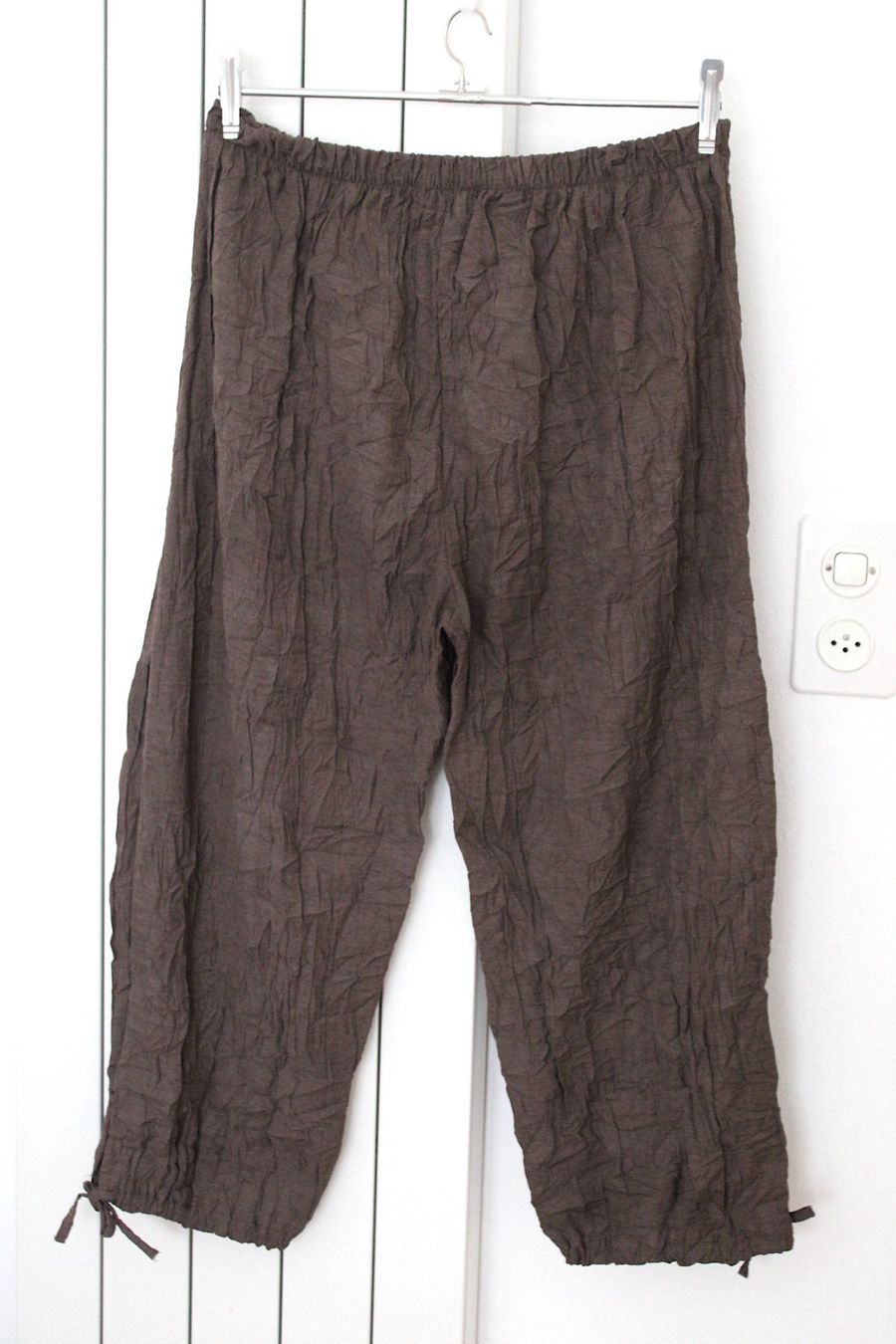 Pantaloni: Stoff Hose, verm. M /L – Usato da Locarno venduto da madame-tus-sauds