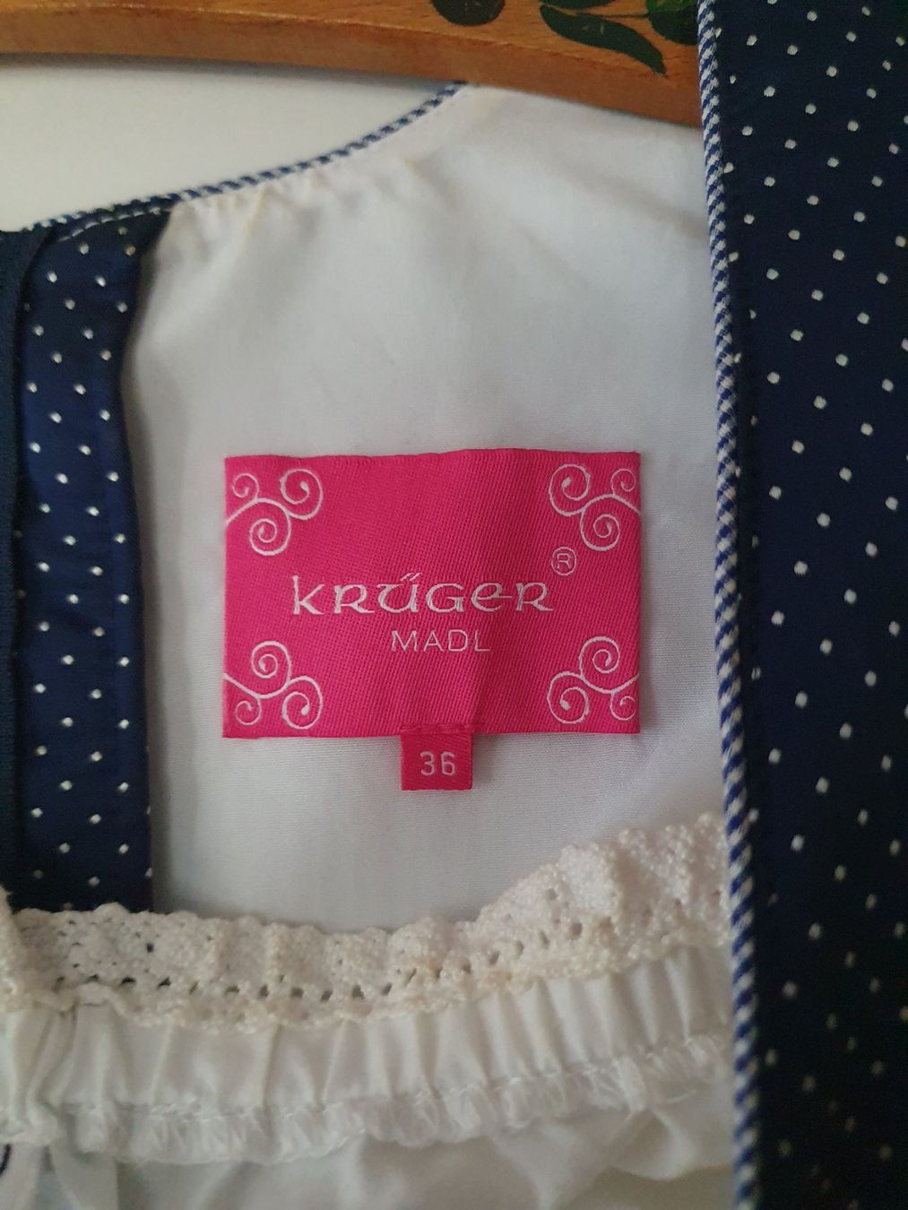Krüger Robes: Krüger Dirndl mit Bluse Gr. 36/38 – D'occasion à Winterthur par Natascha_1994 3