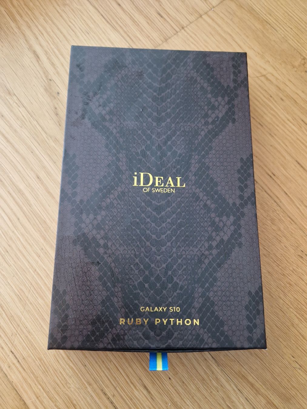 Samsung Telefoni cellulari / Smartphones: Ideal of Sweden Handyhülle Galaxy S10 - Ruby Python – Nuovo e nell'imballaggio originale da Sursee venduto da saj_5rfk