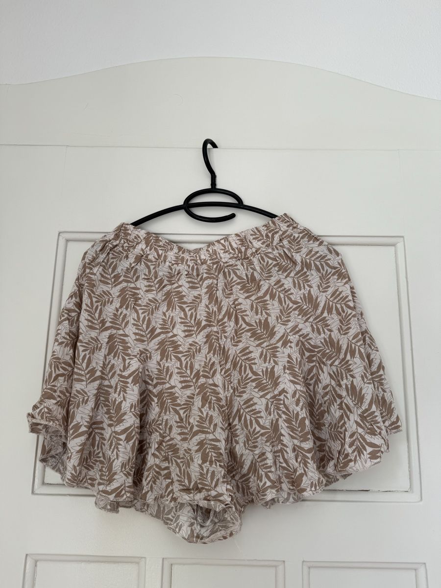 Pantaloni: Kurze luftige Sommerhose – Usato da Zürich venduto da gioiali92 2