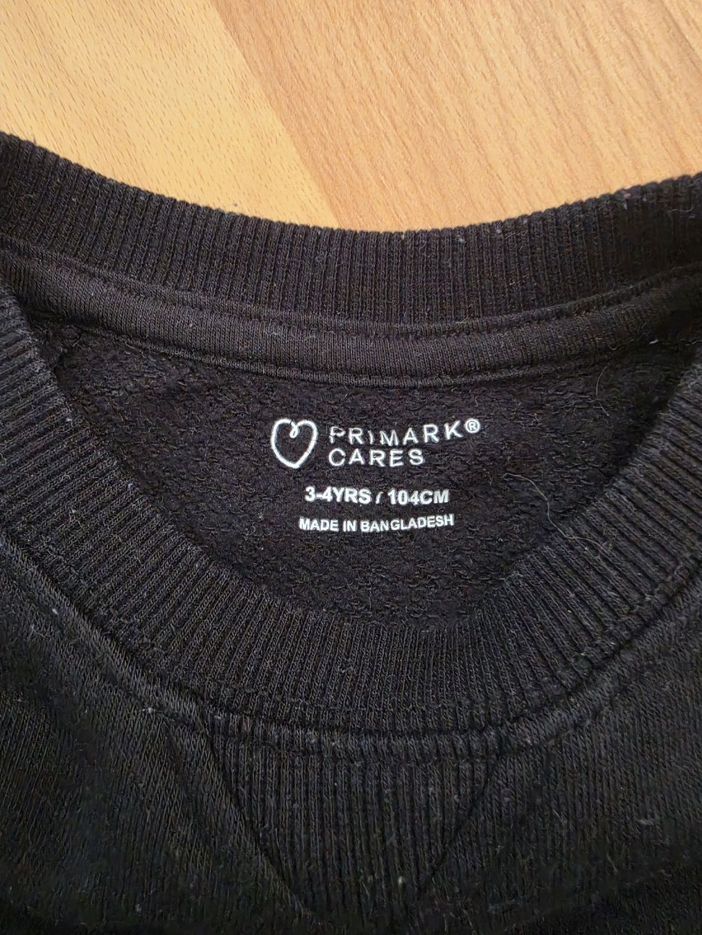 Primark Pulls et sweat-shirts: Pullover in Grösse 104 von Primark – D'occasion à Schliern b. Köniz par Jemy94 1