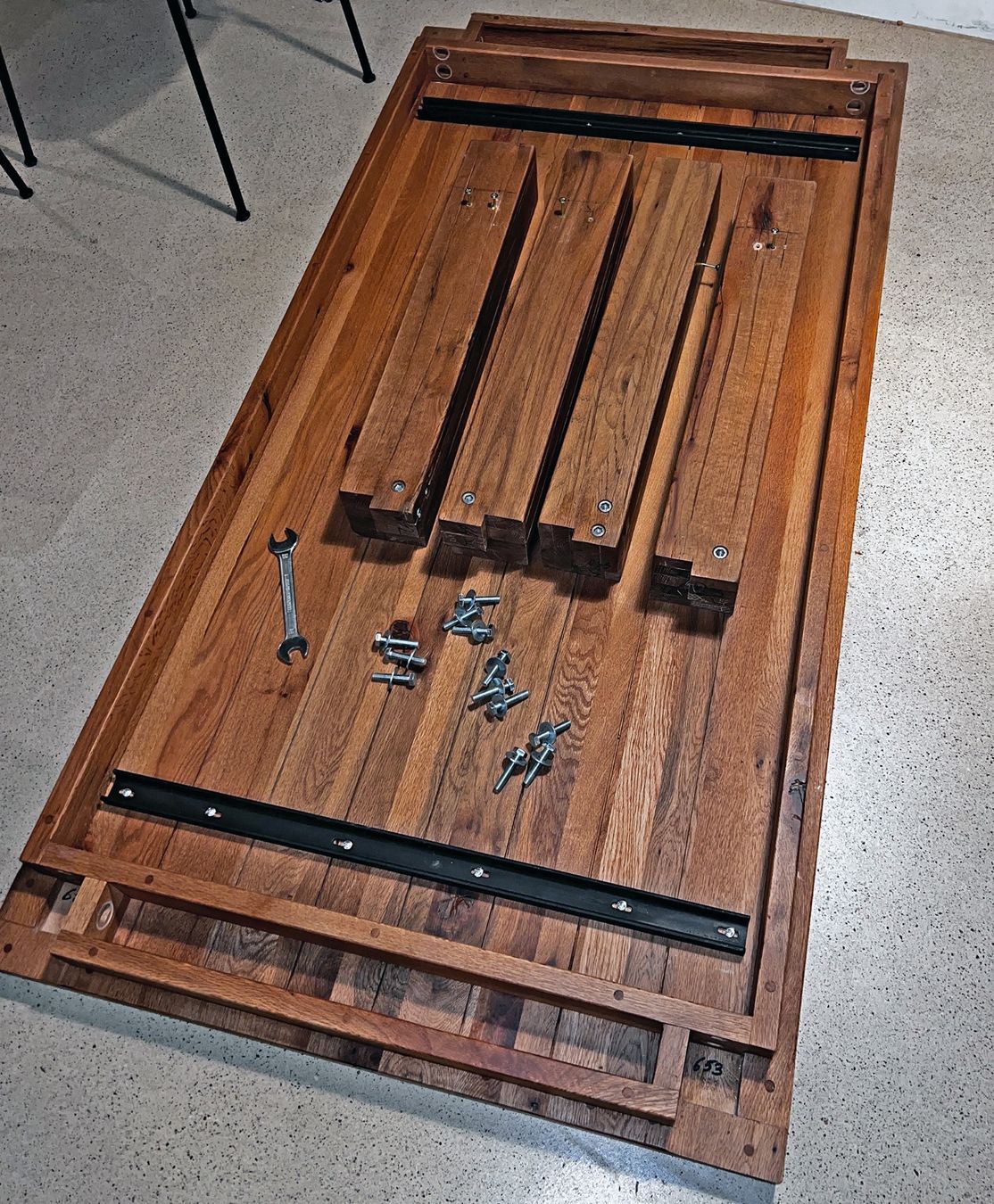 Tische: Massiver Eichenholztisch, Top Zustand – Gebraucht aus Zürich von Octopus-275 2