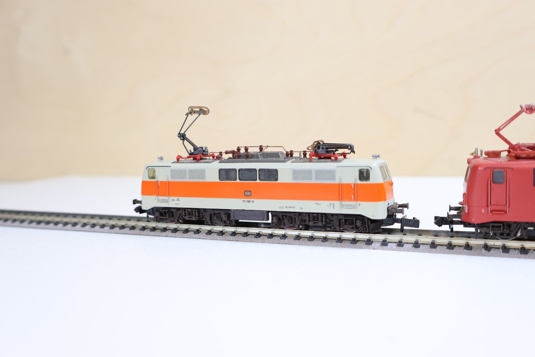 Fleischmann Modellini di ferrovie: Fleischmann 2 x E-Loks BR 141/111 - Spur N – Usato da Winterthur venduto da Monstera 5