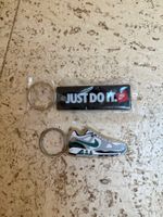 2x Vintage Nike Schlüsselanhänger