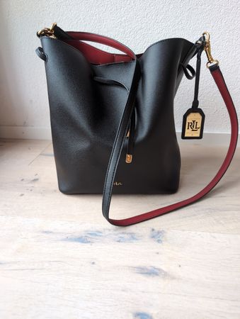 Handtasche Lauren Ralph Lauren schwarz mit rotem Inlay