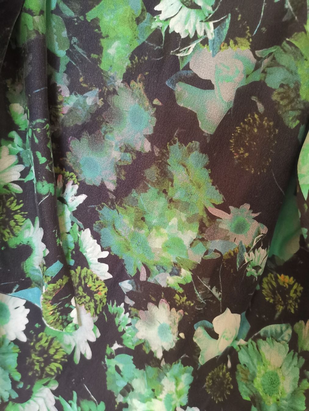 Tuniken: Florale Seidenbluse  – Gebraucht aus Uerikon von pink_flamingo 2