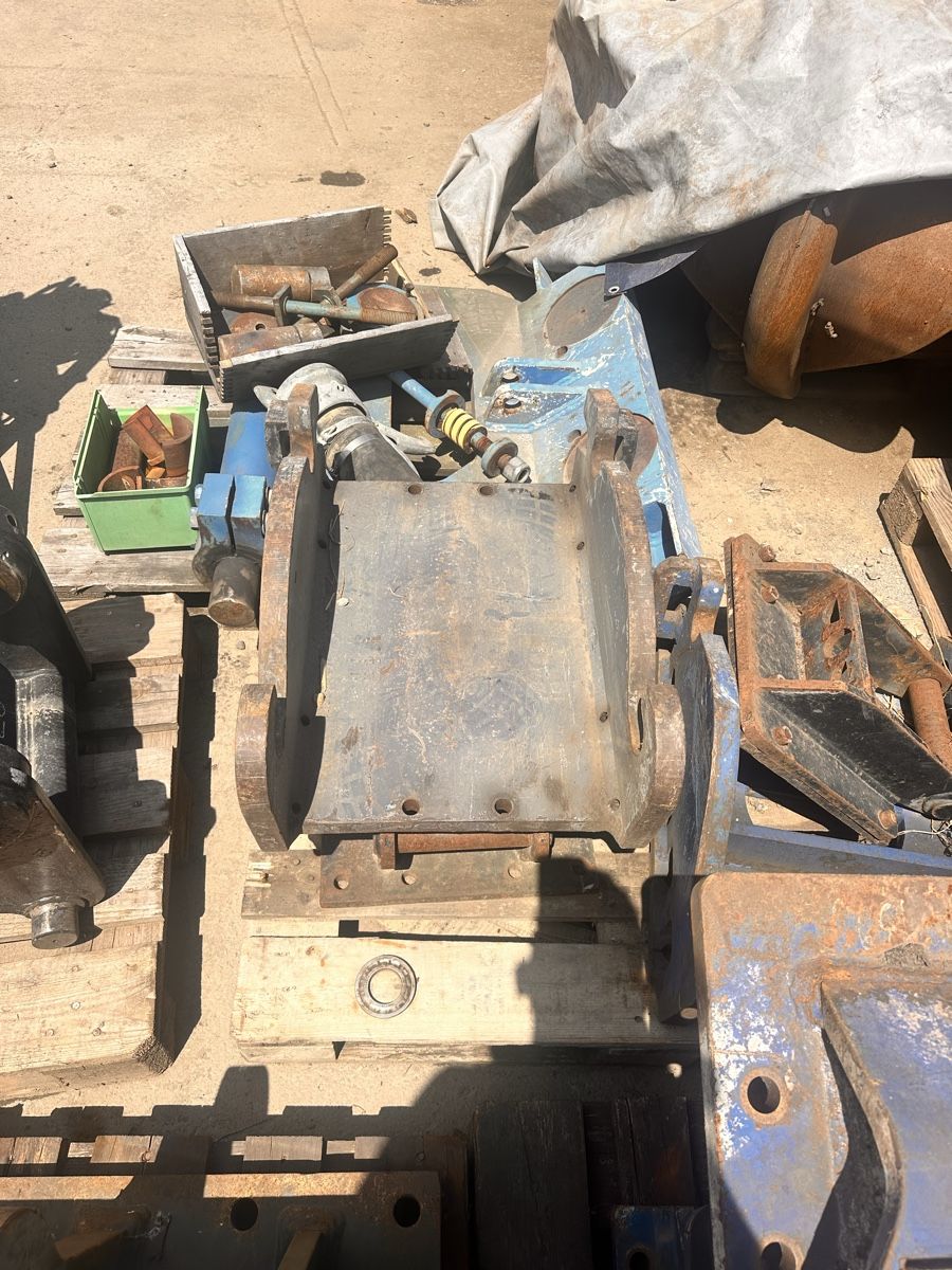 Escavatori: Bagger schnellwechsler , anbauplatte – Usato da lyssach venduto da brax2019 5