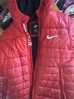 Nike Jacke 110/116 groß geschnitten 