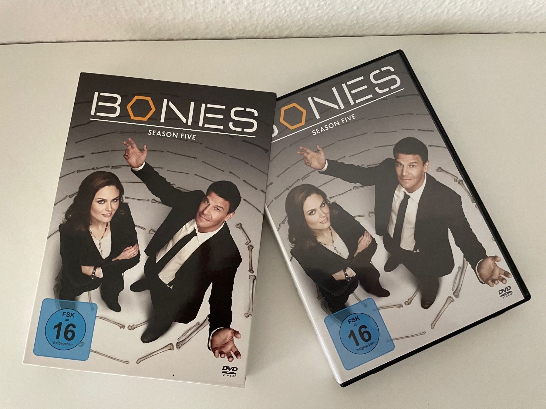 Tutti i DVDs: Bones - Season 5 – Nuovo (secondo la descrizione) da Riehen venduto da M.S.DVD