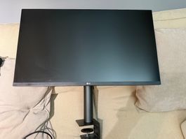 LG 32UN880-B 4K UltraFine Monitor 32 Zoll