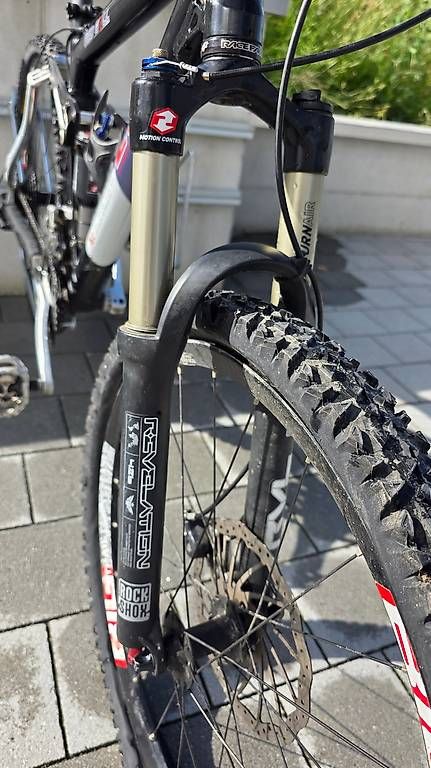 Velos: Mountainbike RedBull Werks ES (Fully)ShimanoXT/RockShoxM/L – Gebraucht aus Altendorf von NikoHatzi 2