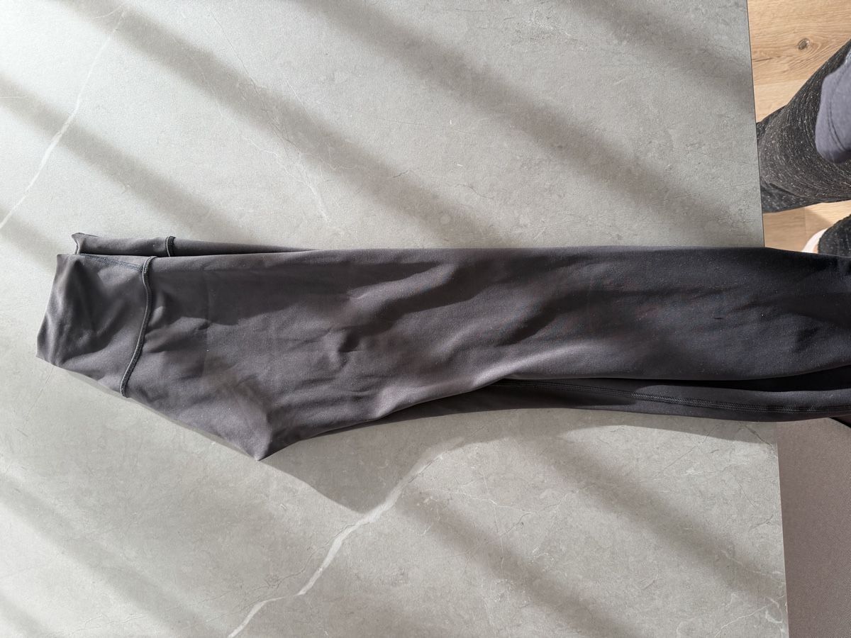 Lululemon Leggings: Wunder Train Tights Lululemon Gr. 4 – Gebraucht aus Lachen SZ von MorenaW01 1