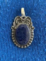 Grosser Silberanhänger mit Lapislazuli