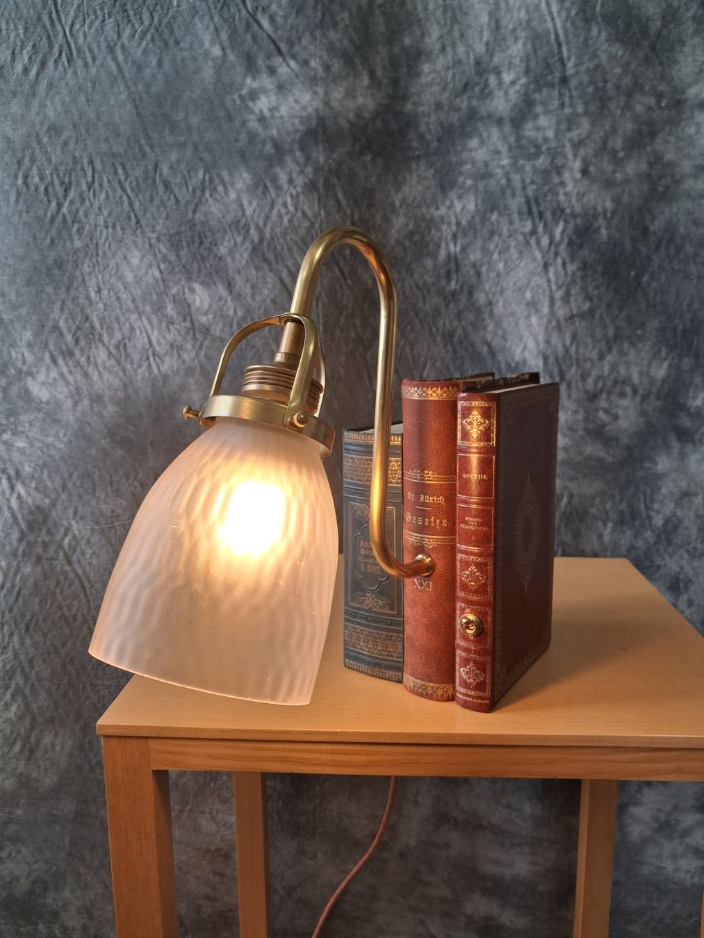 Lampade: Eigen Kreation  Büchergestell Lampe – Nuovo (secondo la descrizione) da Winterthur venduto da lampenretter