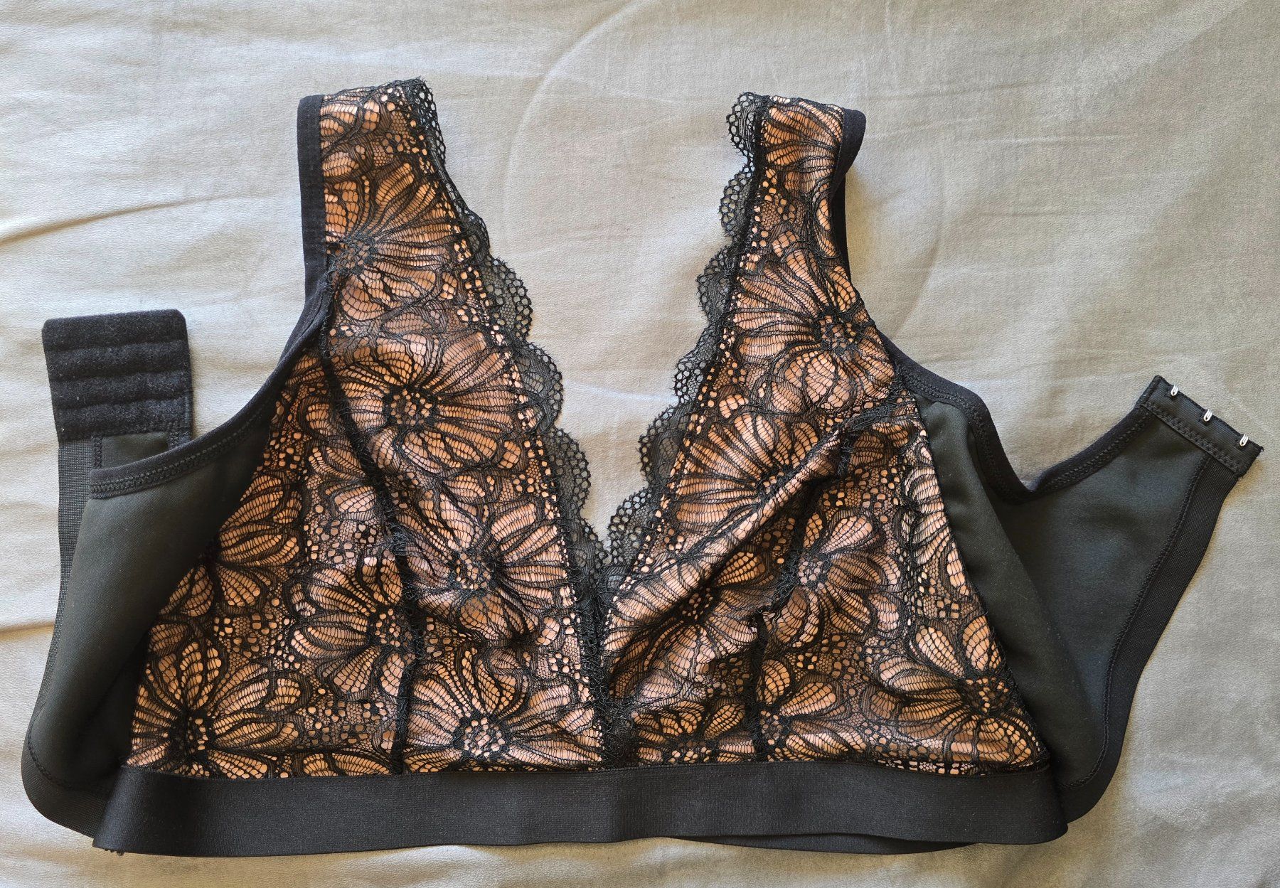 Sonstige Unterwäsche: BH Spitze Schwarz Nude Grösse XXL – Gebraucht aus Meggen von everydaysale