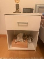 Nachttisch aus Holz