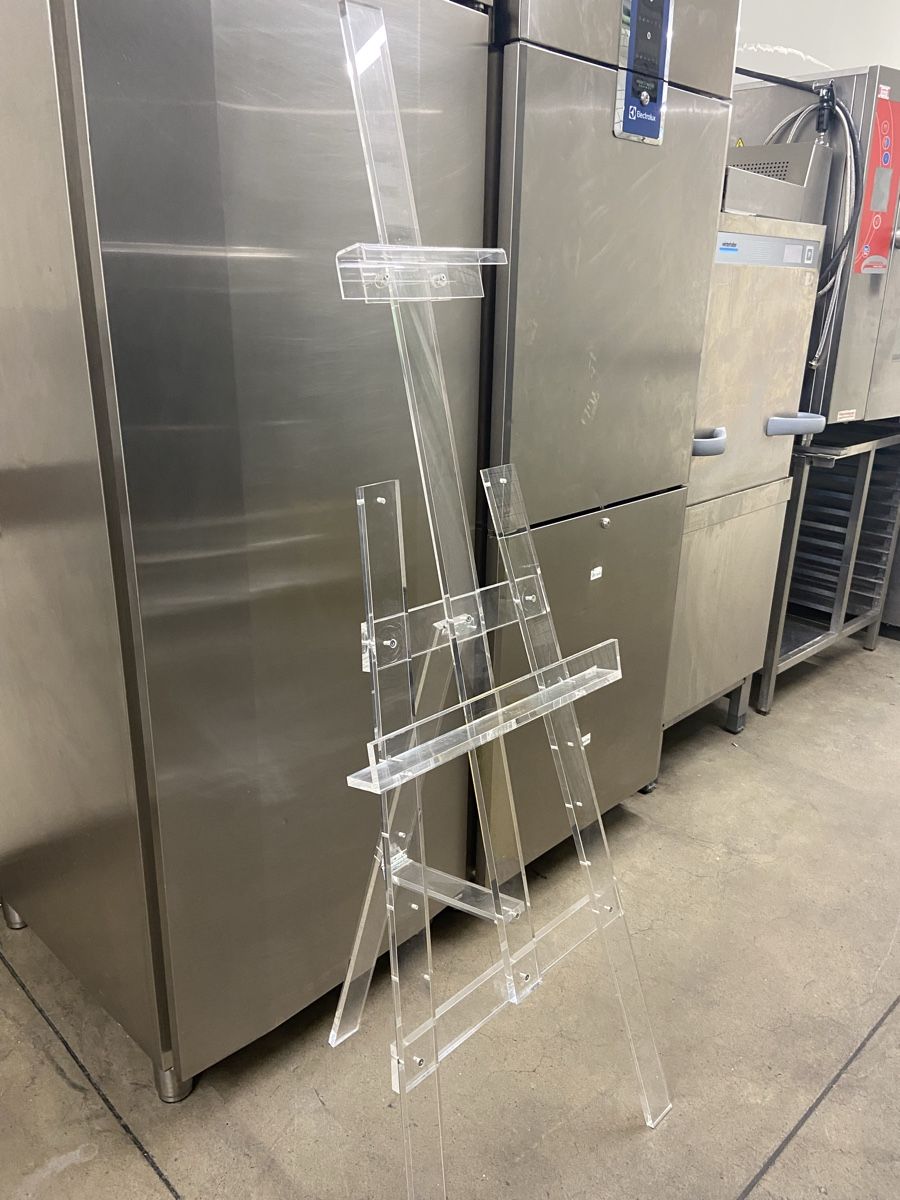Cavalletti: Staffelei Acryl transparent  – Usato da Dietikon venduto da brocki-eyra 1