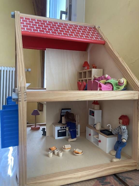 Case e mobili per bambole: Maison de poupée en bois – Usato da Nyon venduto da joa_6ctw 2