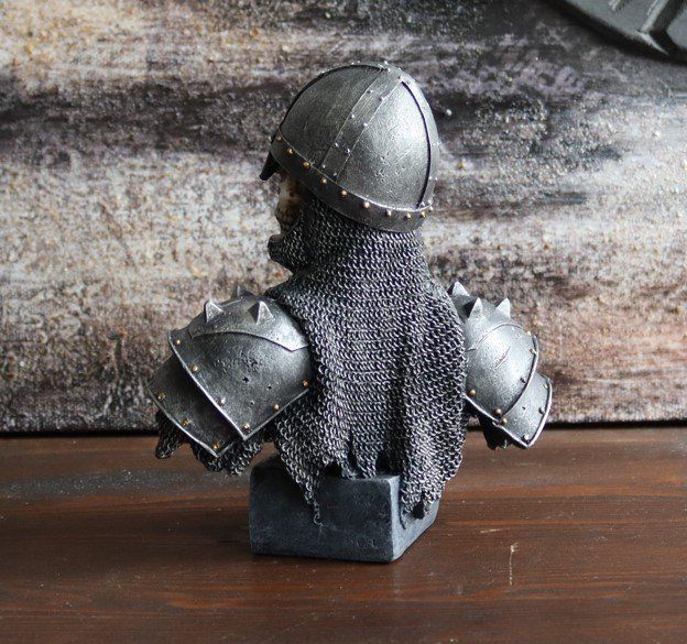 Figuren: Into the Knight Büste – Neu und originalverpackt aus Menziken von mrpaedu 2