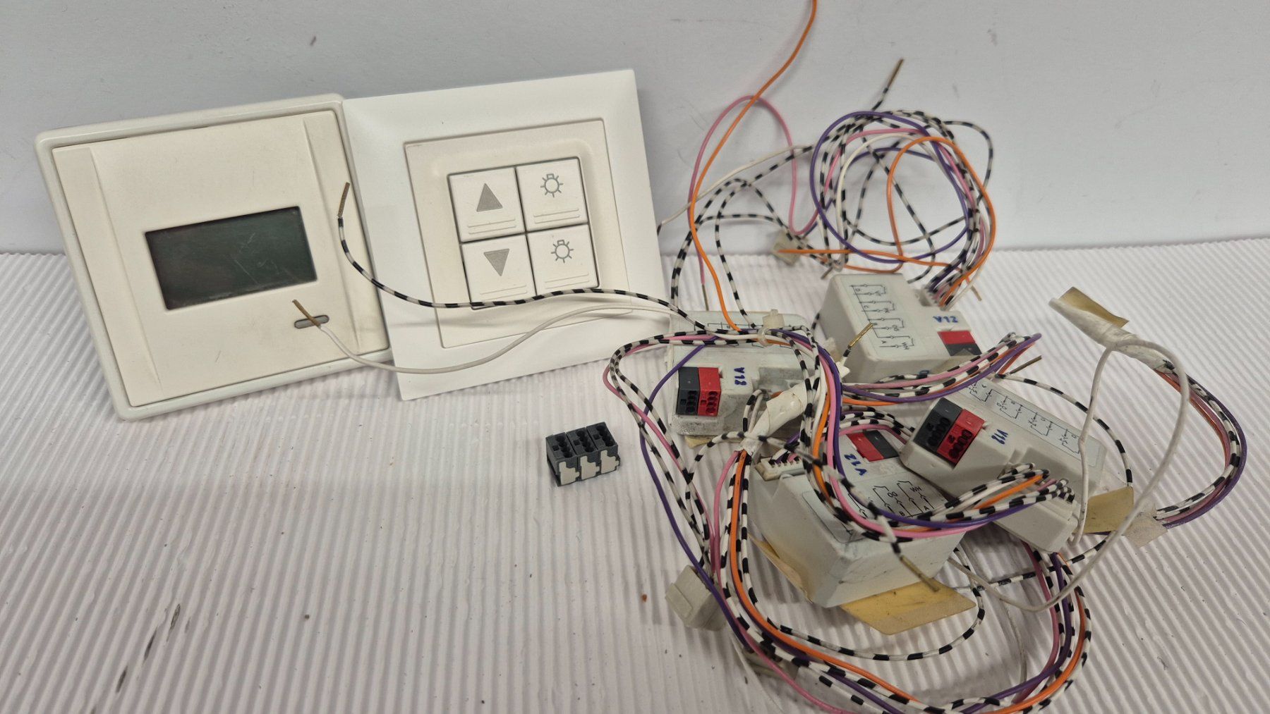 Componenti elettronici: Div. KNX Komponenten ab 1.- – Usato da Sitterdorf venduto da Lenggi7
