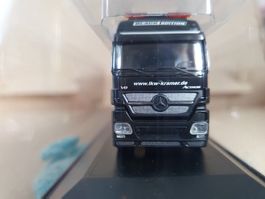 HERPA. MB 4X2. 1:87. BLACK EDITION.